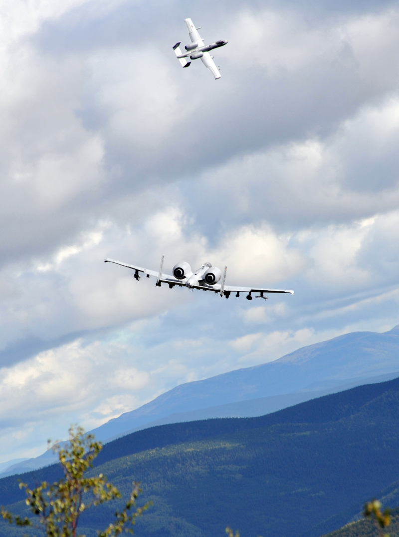 Illustration for article titled 50 Totally Stunning Combat Aircraft Photos Taken Around Alaska